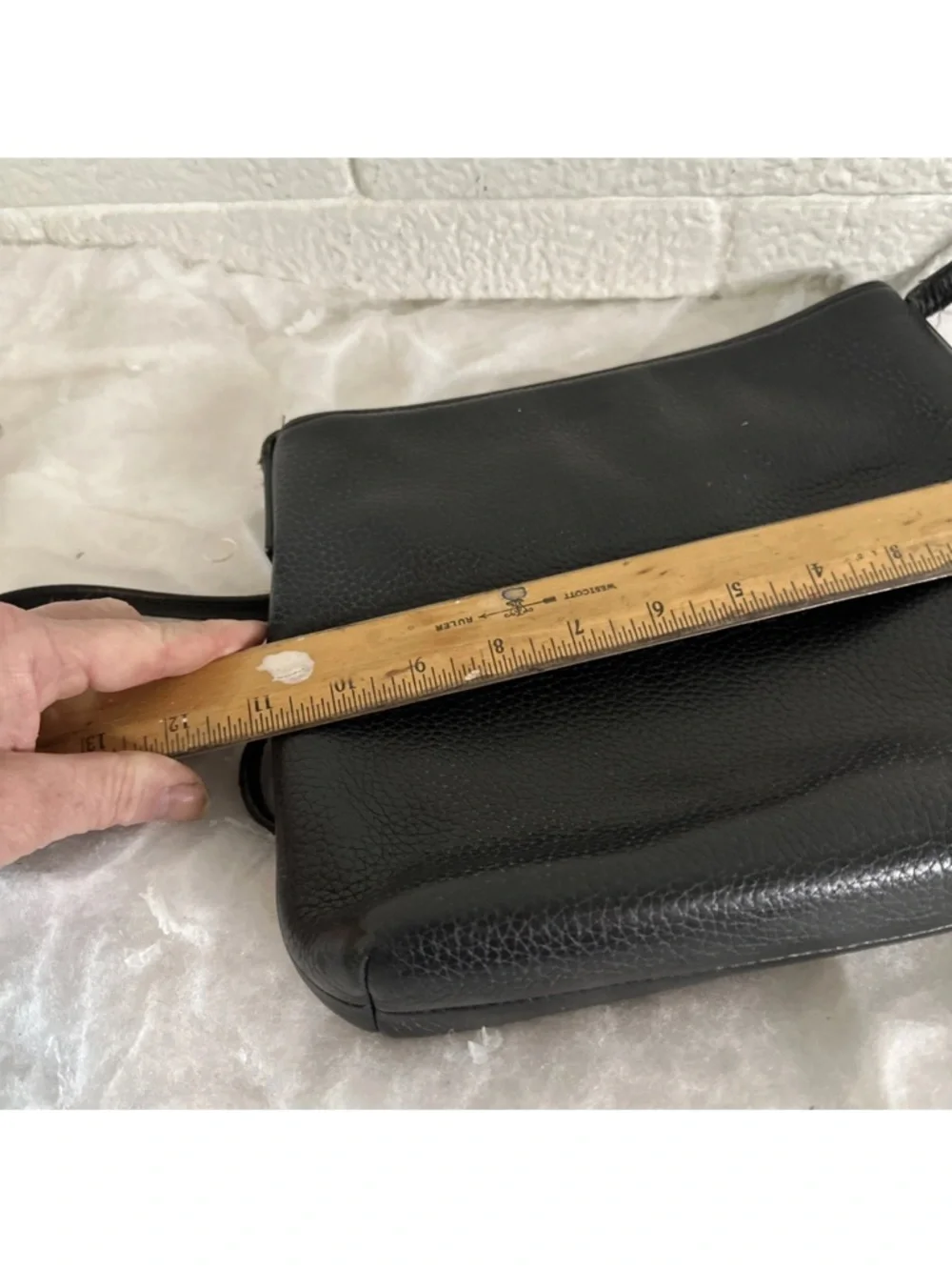 KATE SPADE BLACK PEBBLED LEATHER CHESTER STREET DESSI CROSSBODY